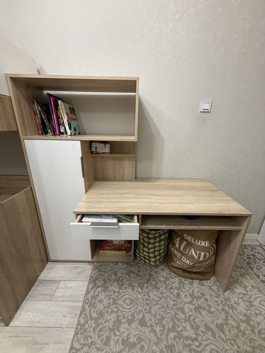 Продам стол для школьника