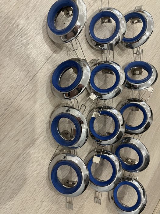 Продам софиты с белым матовым и с голубым стеклом