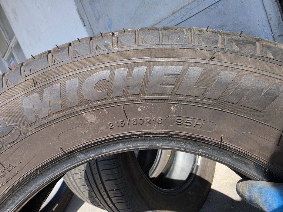 4 бр. летни гуми 215/60/16 Michelin DOT 0119 5-5,5 mm