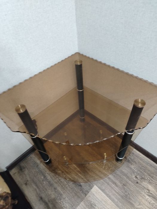 Столик стеклянный 60*60см.