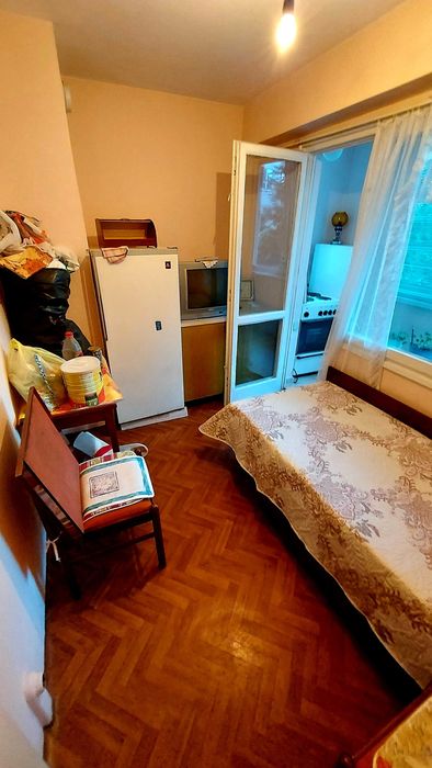 Дава се под наем Едностаен апартамент в Бургас, Изгрев - 42 кв.м за 127.5 € - Снимка #1