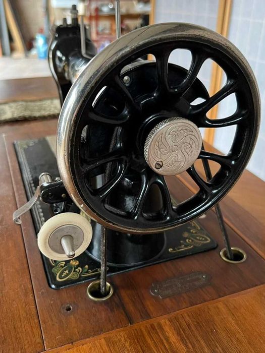 Mașină de cusut GRITZNER vintage - restaurată, funcțională 100%