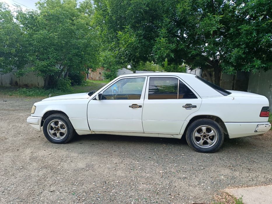 Mercedes-Benz w124