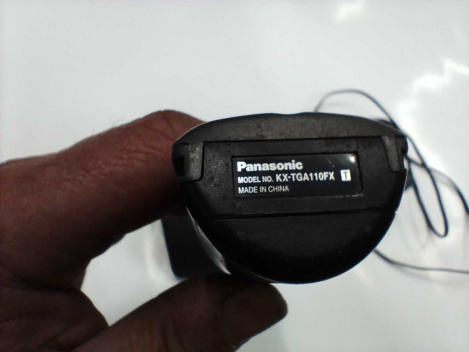 Безжичен телефон Panasonic KX-TG1100FX с оригинално зарядно