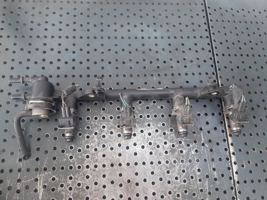 rampa cu injectoare 1.3b a9a  ford ka  2niu-9d280-a