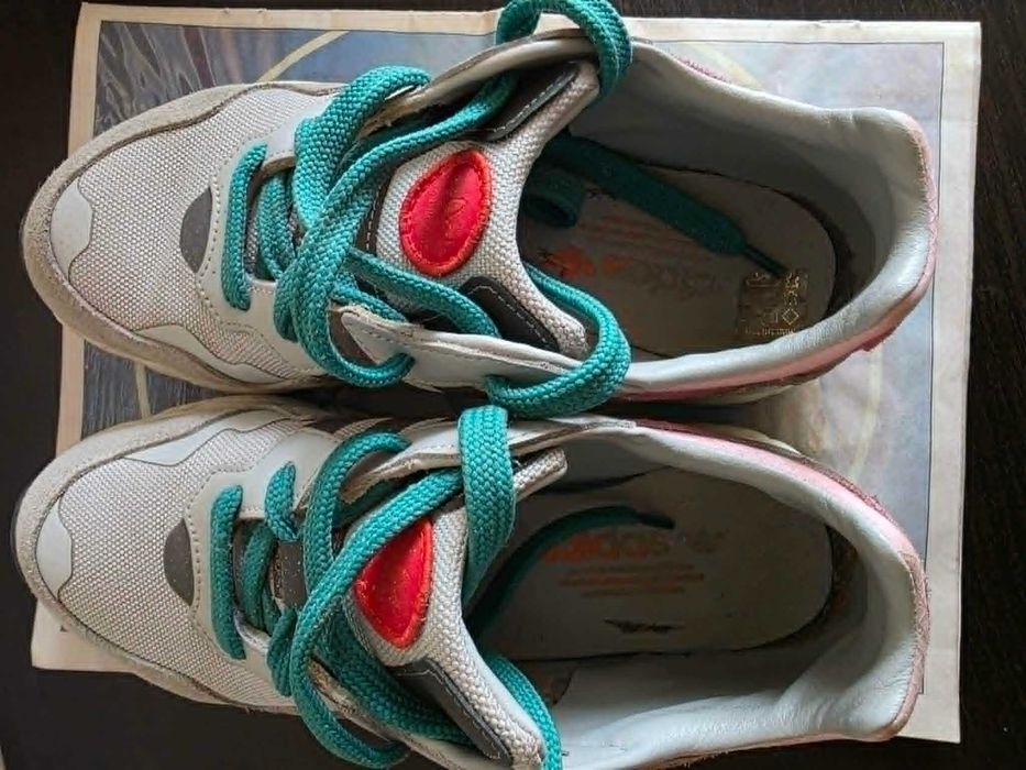 Продавам маратонки Adidas Оригинал
