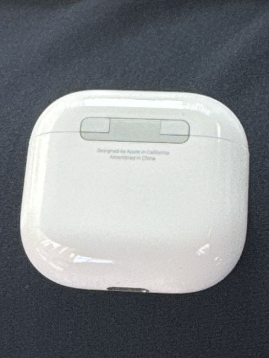 Airpods 4 в идеальном состоянии