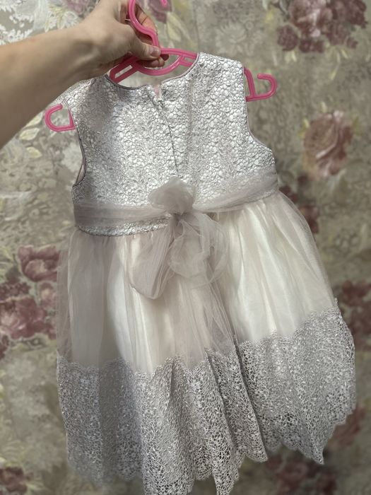 Продам платья для девочки от 6 мес до 1,5 лет