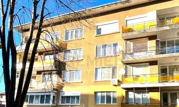 Многостаен в София, област-гр.Ботевград площ 165 цена 198000