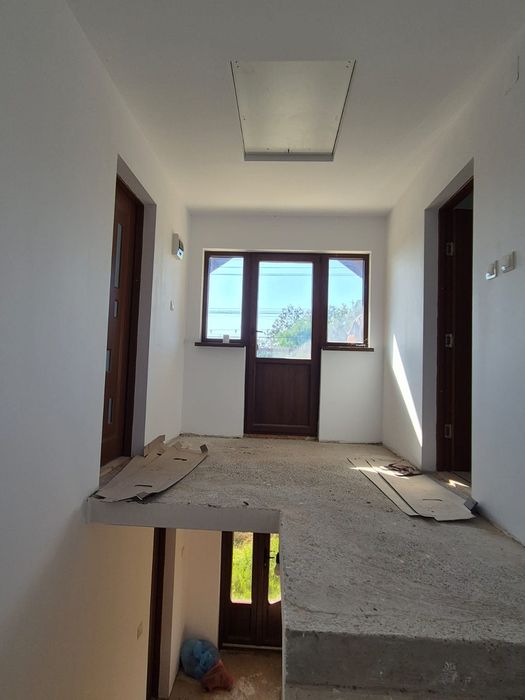 Vând casa P+1 cu dublu  front stradal