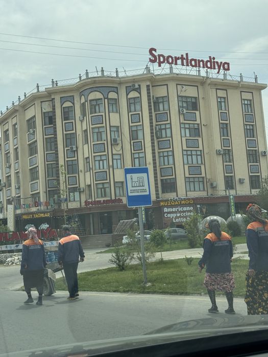 Srochna Karzinka ro’parasidan 6 sotix uchaska sotiladi