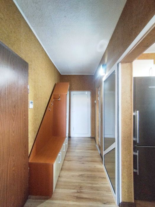 Етаж от къща под наем в кв. Църква