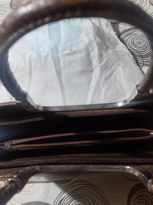 Елегантна дамска чанта с дълга дръжка