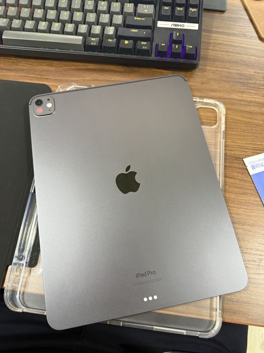 Продаётся iPad Pro M4 13" 256GB