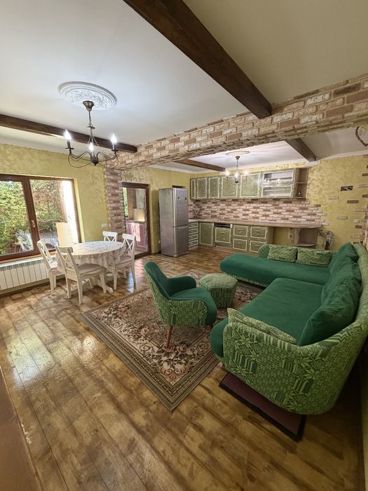 Apartament tip  Duplex de 135 mp, 250 mp gradina, 3 locuri de paracare - 1141 E/mp