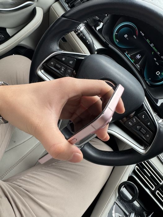 iPhone 15 pink 128 Gb Xotira