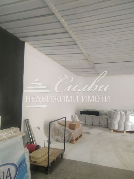 Дава се под наем Склад в Шумен, Тракия - 124 кв.м за 448.8 € - Снимка #1