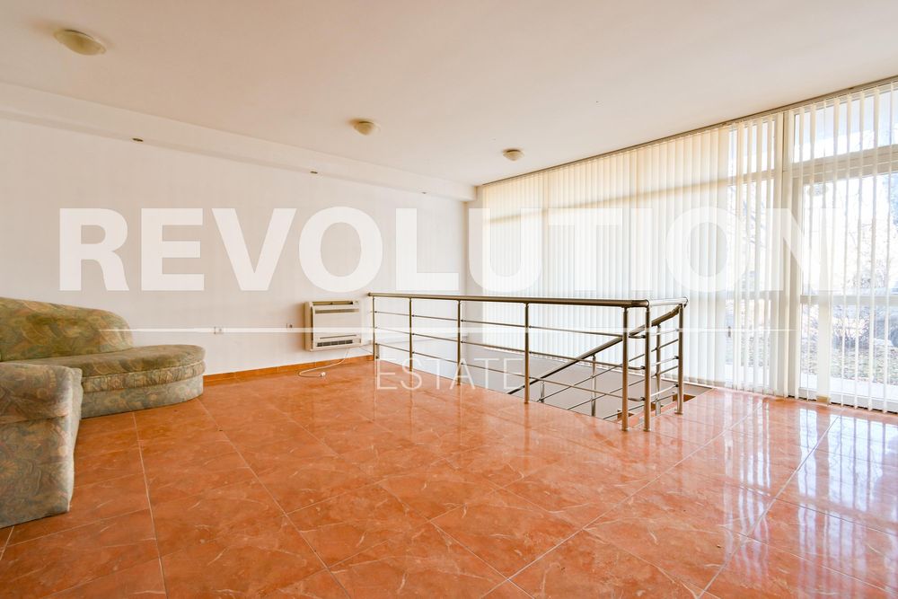 Дава се под наем Магазин в София, Студентски град - 117 кв.м за 600 € - Снимка #2