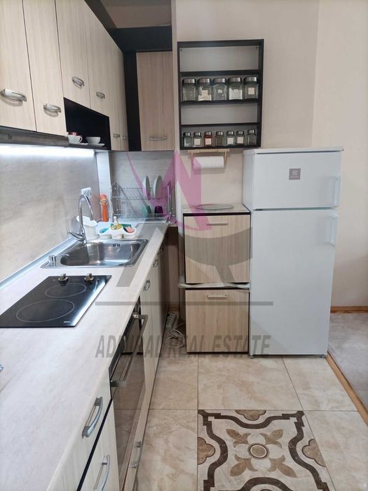 Дава се под наем Двустаен апартамент в Варна, Базар Левски - 65 кв.м за 525 € - Снимка #1