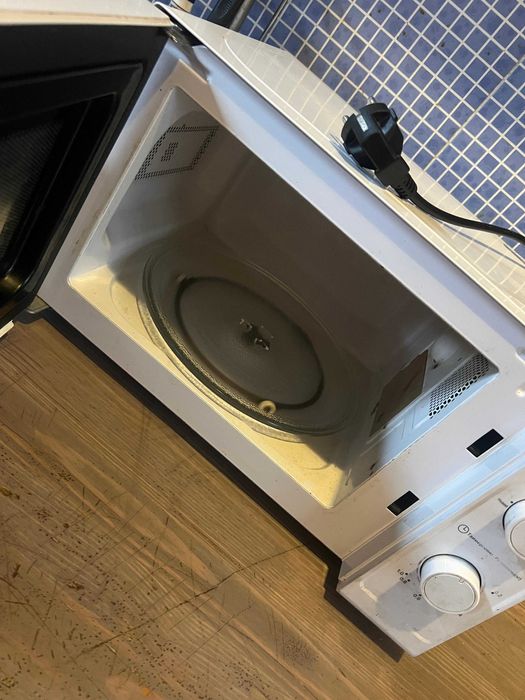 Microwave Urgent sale