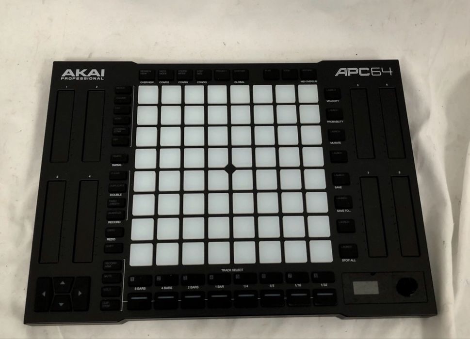 Akai apc 64 midi controller за Ableton