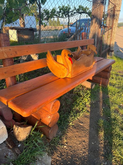 Mobilier rustic din buștean sau cherestea