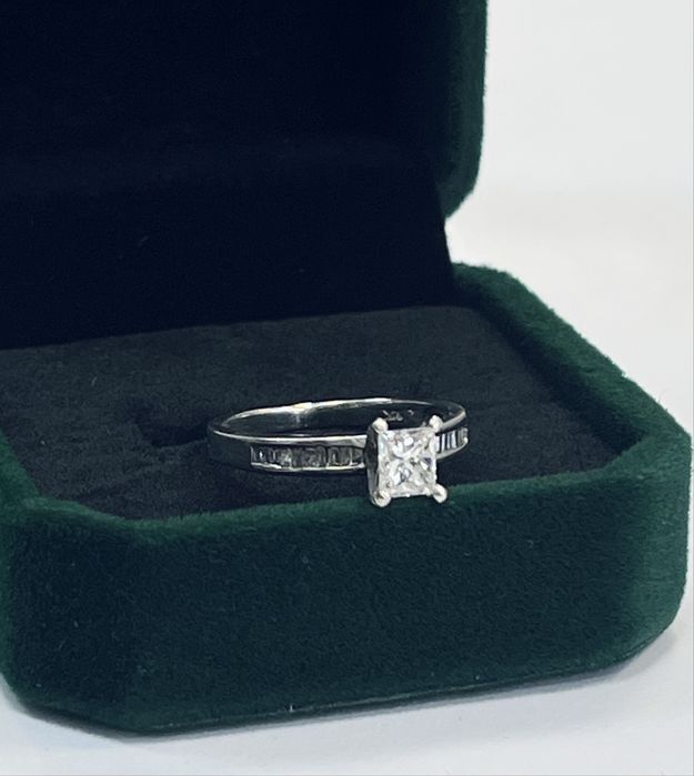 Пръстен бяло злато и бирилянти