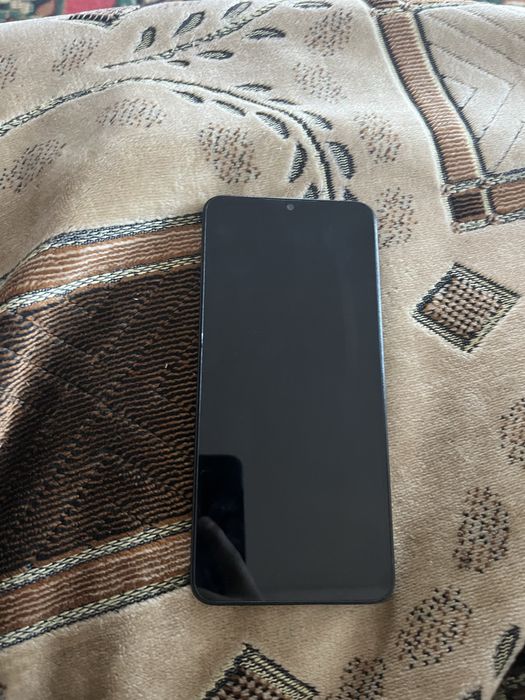 Продается телефон Редми 13