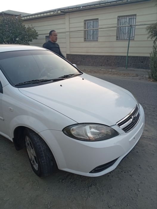 Chevrolet Laсetti 1.8