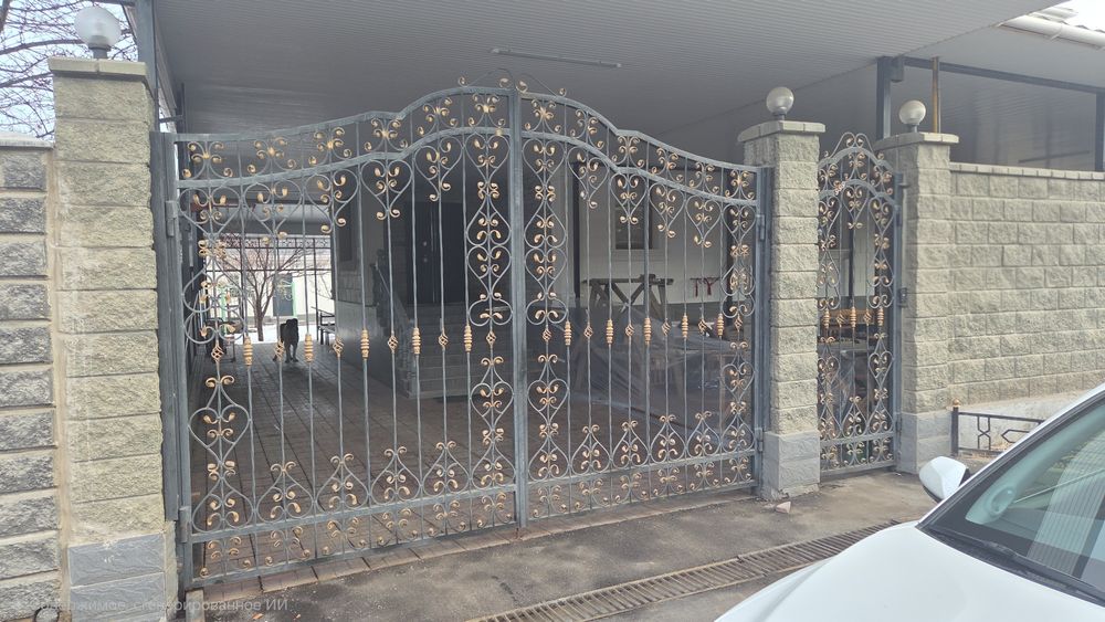 Прочные металлические ворота б/у в отличном состоянии