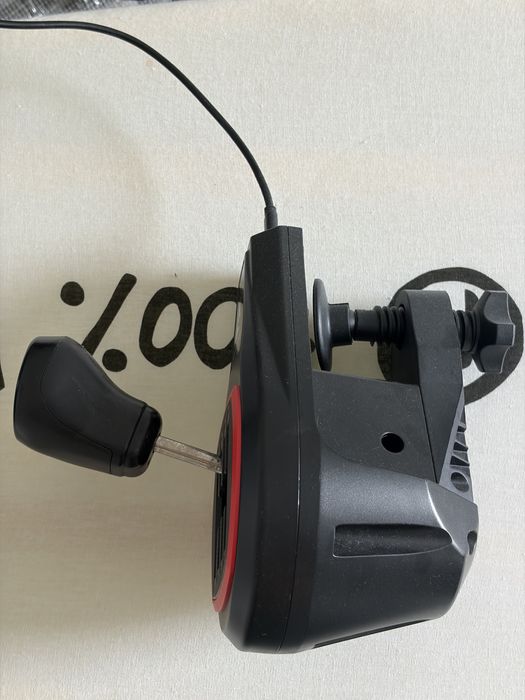 Волан Thrustmaster T300 + скоростен лост Thrustmaster