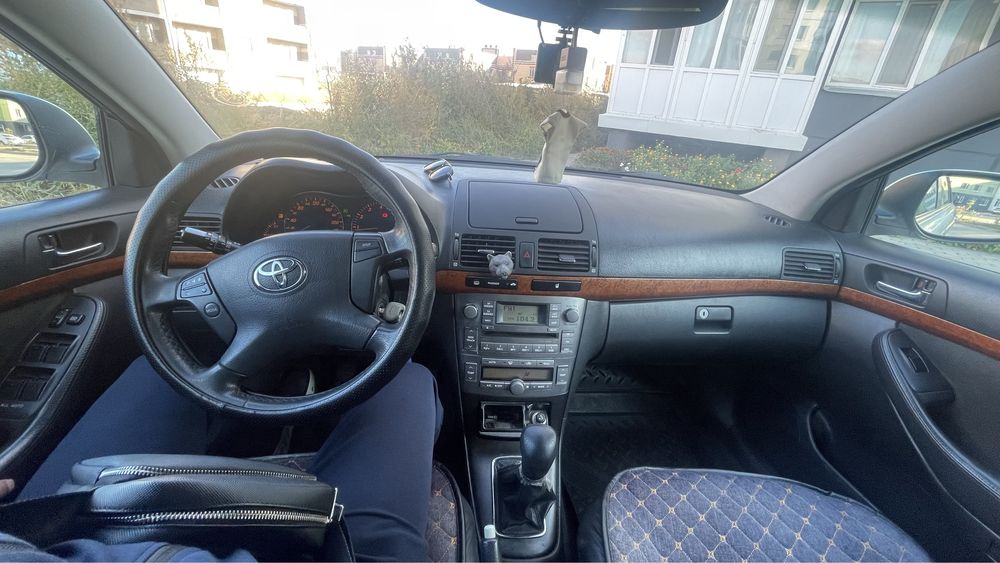 Продаю Toyota Avensis 2007