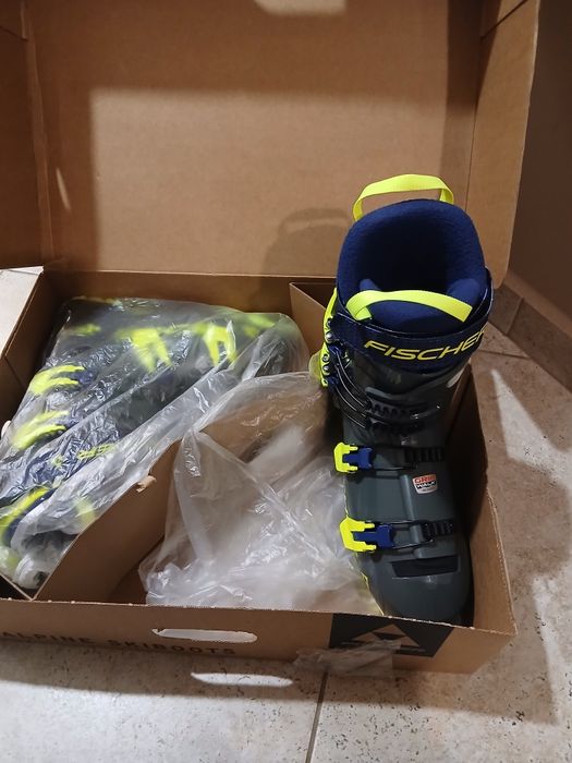 Ски обувки Fischer