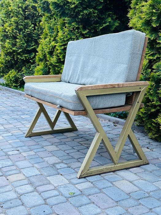 Столы и диваны мягкие