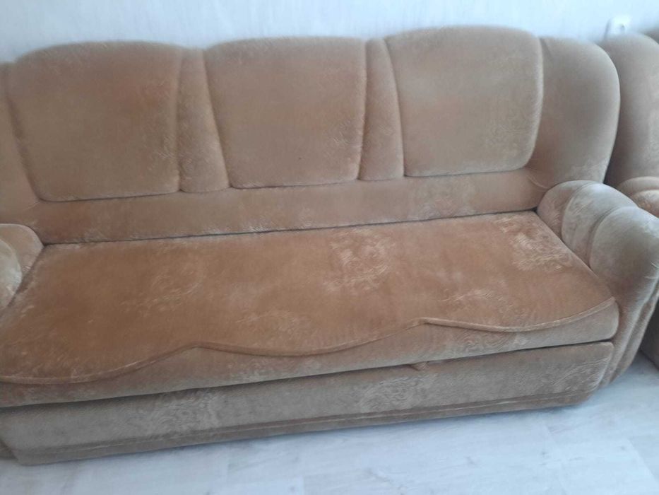 Продам мягкий уголок, диван и два кресла
