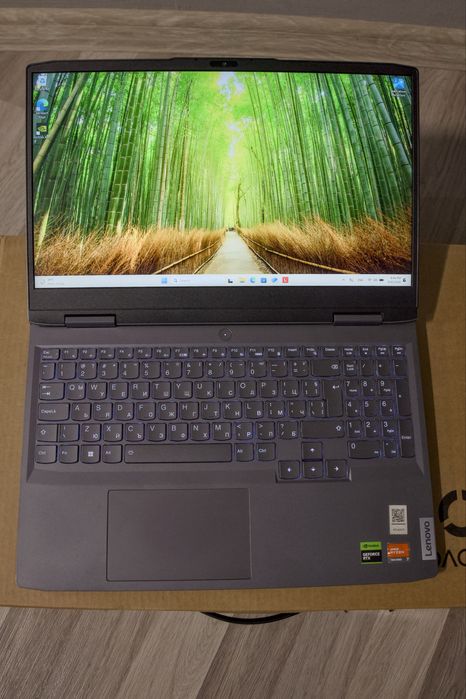 Геймърски лаптоп Lenovo LOQ
