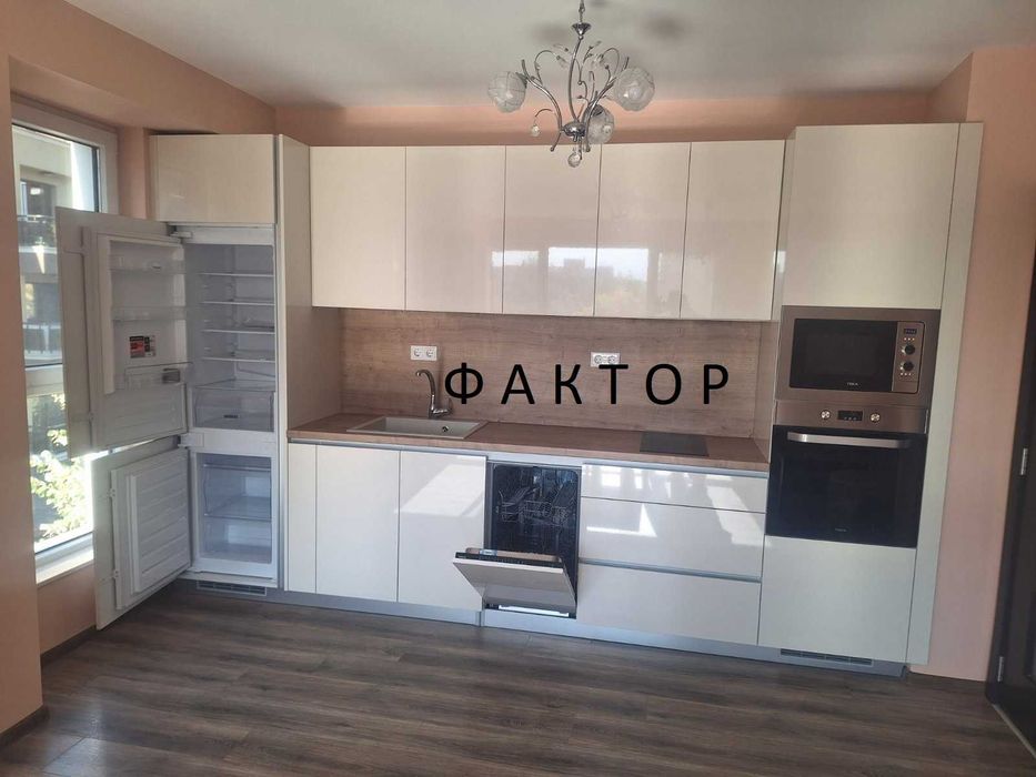 Дава се под наем Тристаен апартамент в Пловдив, Център - 110 кв.м за 600 € - Снимка #3