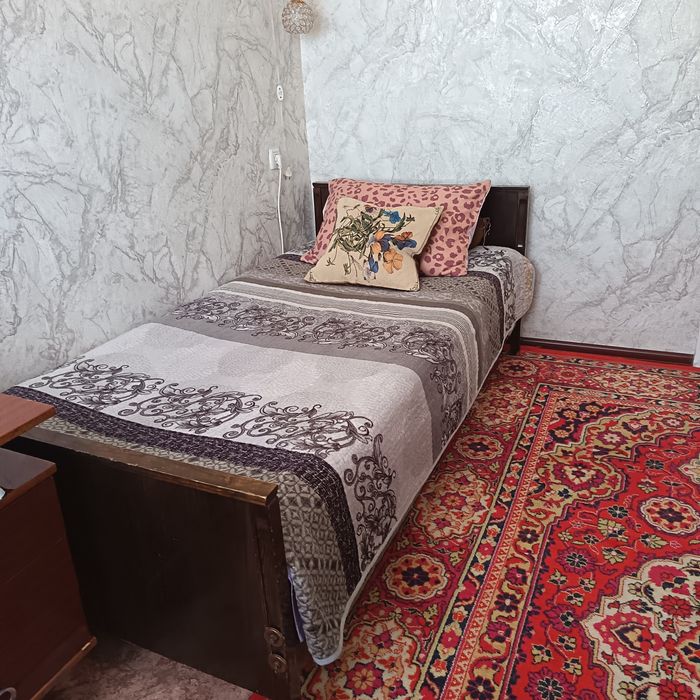 Продам кровать с новым матрасом