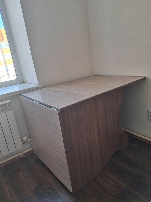 Продам стол в хорошем состояни