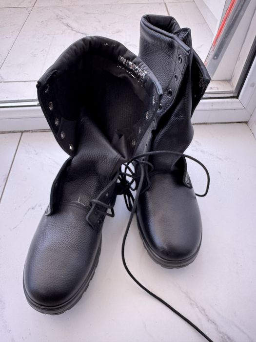 Продам берцы 45 размер