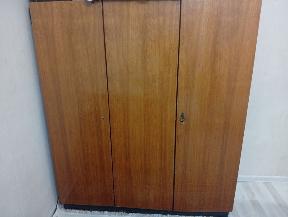 Продам шифонер в отличном состоянии