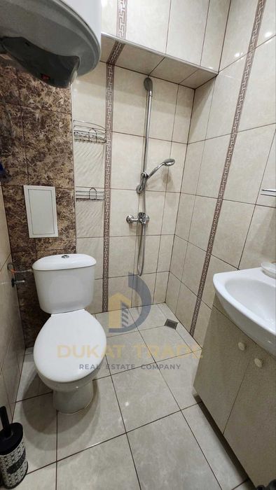 Дава се под наем Тристаен апартамент в Варна, Чайка - 80 кв.м за 663 € - Снимка #9