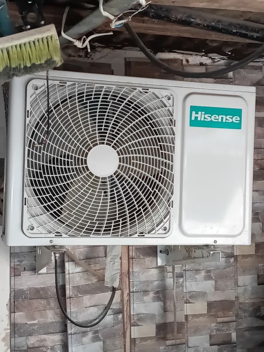 Продам кондиционер 12 срочно . Пользовались один год