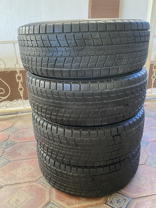 Шины 285/60/18 Dunlop зимние