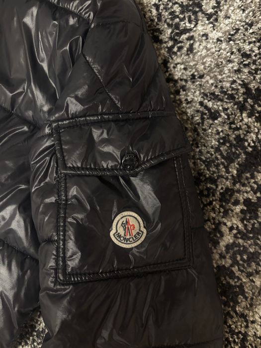 Geacă Moncler Maya – Neagră |  (fit XL)