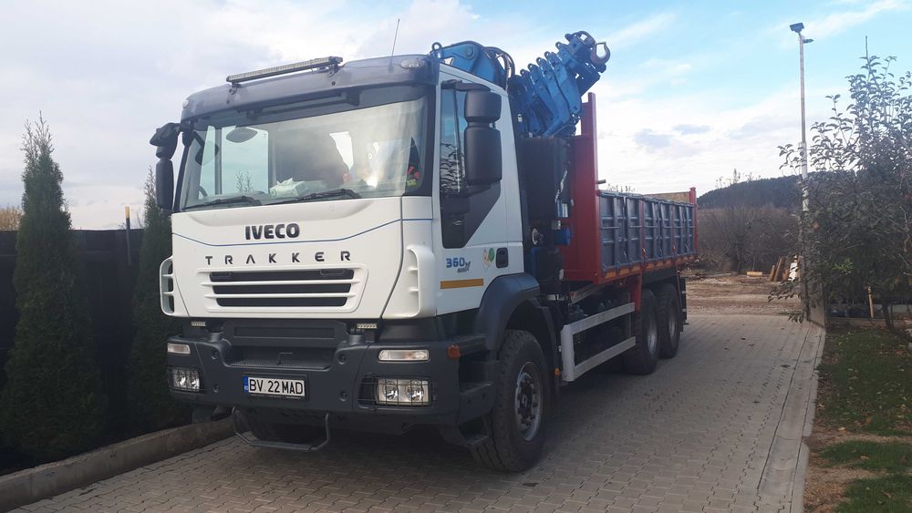 Vand camion cu macara basculabil