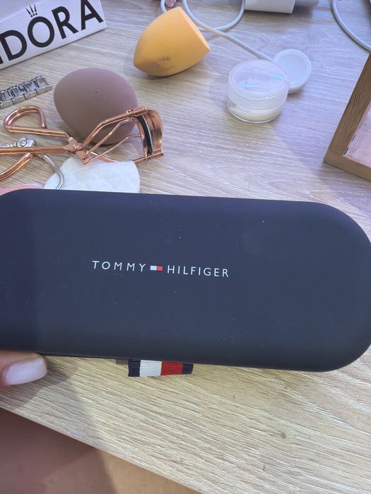 Очила Tommy Hilfiger