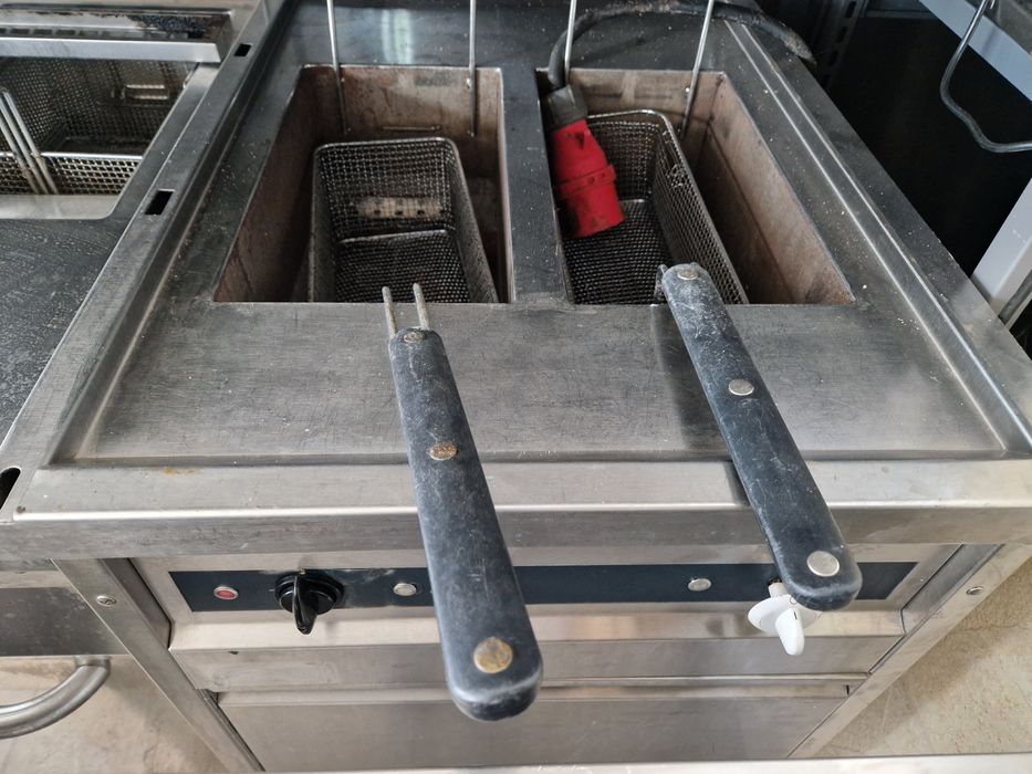 Friteuza dubla de.putere 2 cuve, electrica sau gaz