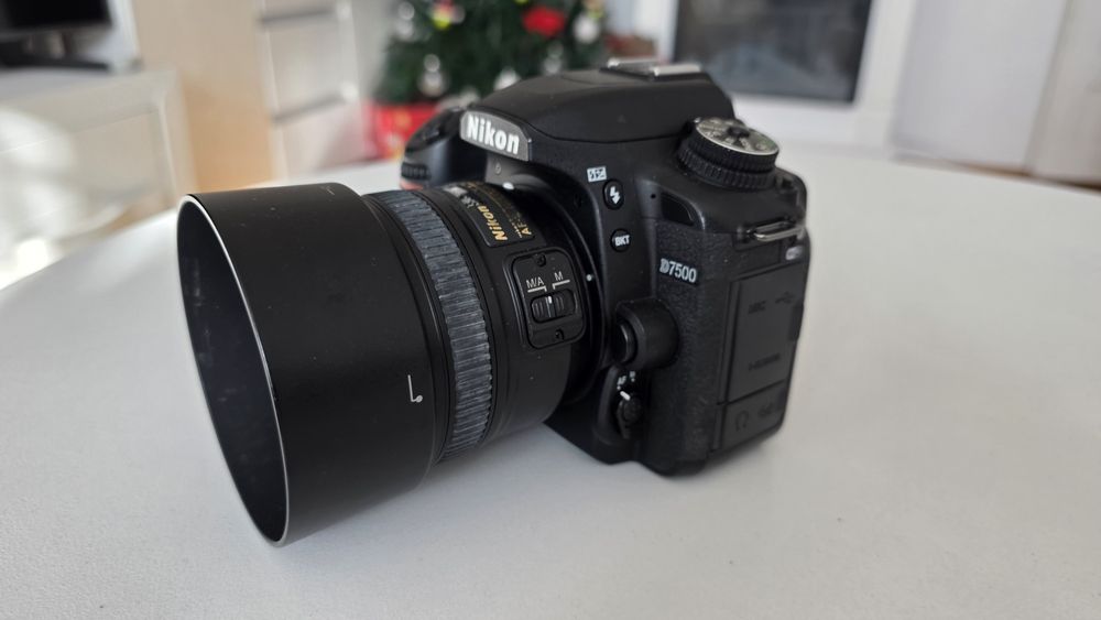 Pachet complet Nikon  2 aparate  4 obiective  blitz