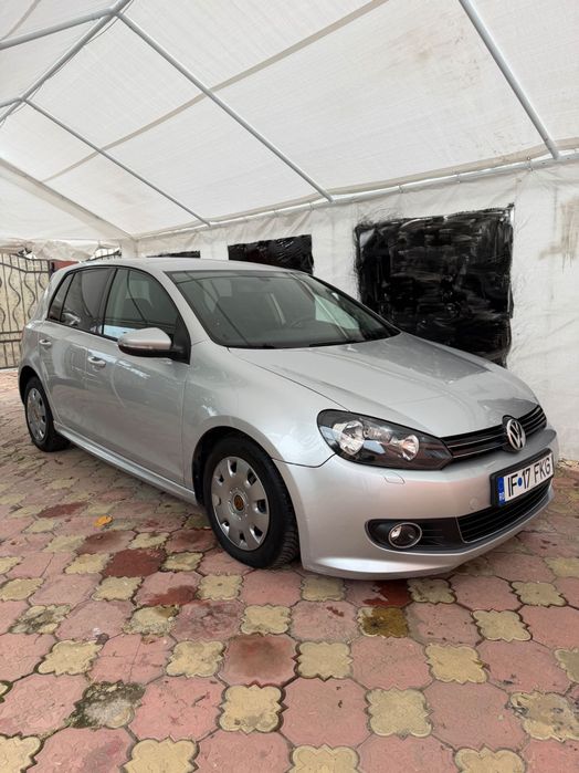 Golf 6 - R-line - 1.6 tdi - 105 CP - 2013 - Pilot automat - Clima - Comenzi pe volan/vocale - Incalzire in scaune
